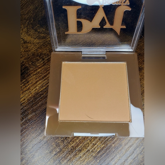 5/75$ PYT BEAUTYSet Me Up Setting Powder in Dark Warm - Picture 9 of 13